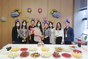 2020年11月份龙珠体育有限公司员工生日会 生活需要仪式感，工作需要归