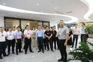 热烈欢迎广东省人大常委会2023年全国人大代表一行莅临龙珠体育有限公司集