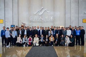 陕西省工业和信息化厅一行领导莅临龙珠体育有限公司龙珠体育有限公司考察参观